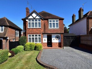 3 Bedroom Detached House For Sale In Croxley Green, Rickmansworth