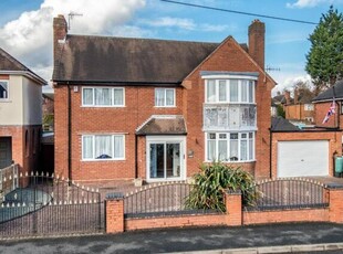 3 Bedroom Detached House For Sale In Stourbridge, West Midlands