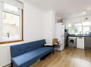 3 bedroom flat for rent in Kilburn Lane, Queens Park W9