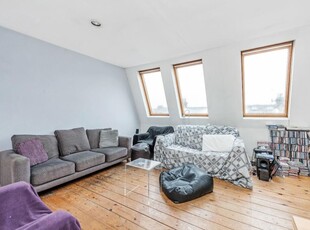 3 bedroom flat for rent in Munster Road, Fulham, SW6