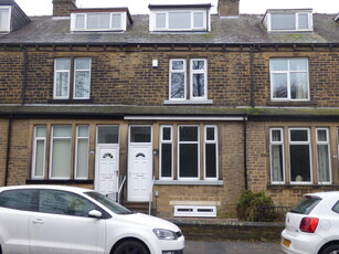 3 bedroom house for rent in Wibsey Park Avenue, Wibsey, BD6