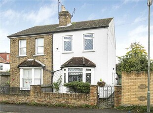 3 Bedroom Semi-detached House For Sale In Ashford, Surrey