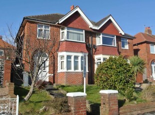 3 bedroom semi-detached house to rent Blackpool, FY2 9EA