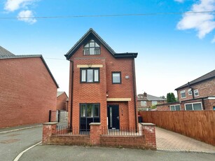 4 bedroom detached house for rent in Harrowby Road, Swinton, Manchester, Salford, M27