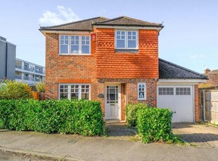 4 Bedroom Detached House For Sale In Hersham, Surrey