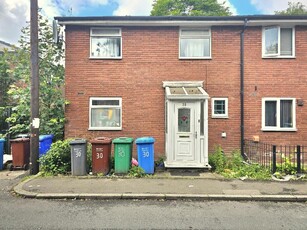 4 bedroom semi-detached house for rent in Victory Street, Rusholme, Manchester, M14