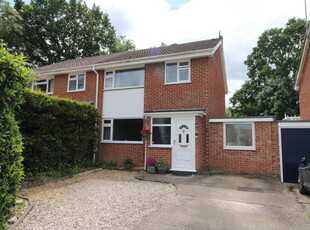4 Bedroom Semi-detached House For Sale In Tadley
