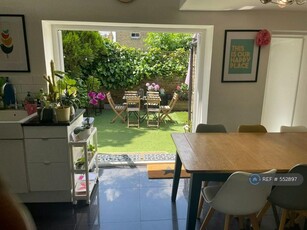 4 bedroom terraced house for rent in Murillo Road, London, SE13