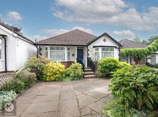 Bungalow to rent in Cubley Road, Hall Green, Birmingham B28