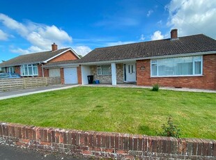 Bungalow to rent in West View Close, Middlezoy, Bridgwater TA7