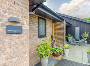 Detached bungalow for sale in Oundle, Northamptonshire PE8