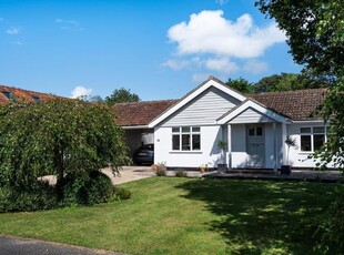 Detached bungalow to rent in 17 The Spinney, Itchenor, Chichester, West Sussex PO20