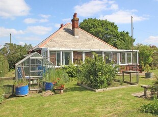 Detached bungalow to rent in Briddlesford Road, Wootton Bridge, Ryde PO33