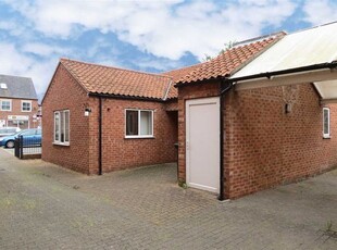 Detached bungalow to rent in Carre Street, Sleaford NG34