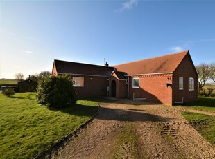 Detached bungalow to rent in Great North Road, Foston, Grantham NG32
