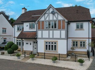 Detached house for sale in Elgin Gardens, Stratford-Upon-Avon CV37
