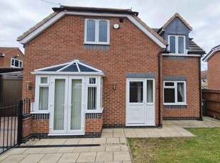 Detached house to rent in Bentley Road, Birstall LE4