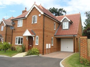 Detached house to rent in Harmont Gate, Emmer Green, Reading, Berkshire RG4
