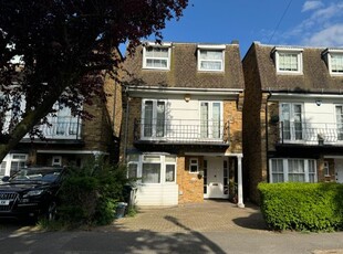 Detached house to rent in Harold Road, Woodford Green IG8