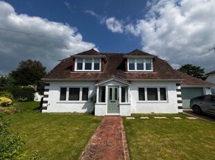 Detached house to rent in North Road, Polegate BN26