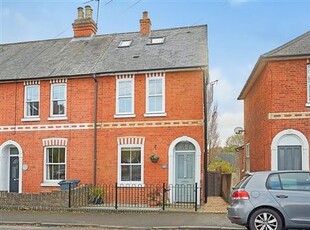 End terrace house to rent in Belmont Road, Maidenhead SL6