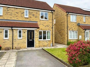 End terrace house to rent in Blackthorn Close, Selby YO8