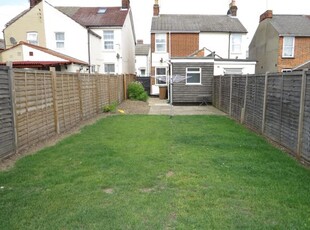 End terrace house to rent in Bramford Lane, Ipswich IP1