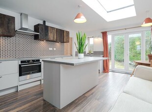 End terrace house to rent in Gainsborough Road, Kew, Richmond TW9