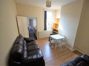 End terrace house to rent in Oxford Street, Coventry CV1