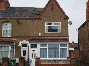 End terrace house to rent in Patrick Street, Grimsby DN32