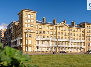 Flat for sale in Kings House, Queens Gardens, Hove BN3