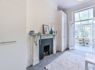 Flat in Victoria Rise, Clapham Old Town, SW4
