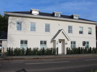 Flat to rent in 20-22 Kings Road, Shalford GU4