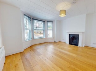 Flat to rent in Blatchington Road, Hove BN3