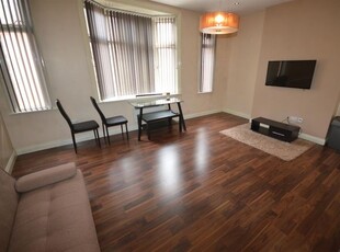 Flat to rent in Bowling Green Street, Leicester LE1