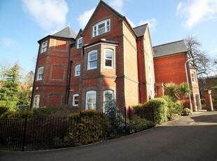 Flat to rent in Cadugan Place, Addington Road, Reading, Berkshire RG1