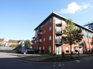 Flat to rent in Caister Hall, Coventry CV1