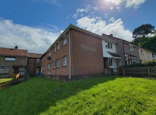 Flat to rent in Carnegie Place, Glenrothes KY6
