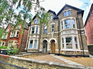 Flat to rent in Clapham Road, Bedford MK41