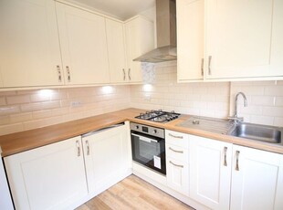 Flat to rent in Clarendon Road, Watford WD17