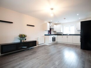 Flat to rent in Clover Rise, Woodley, Reading RG5