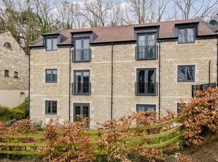 Flat to rent in Crofton House, London Road West, Bath BA1