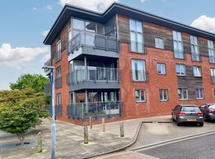 Flat to rent in Crossley Road, Worcester WR5