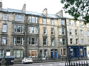 Flat to rent in East London Street, New Town, Edinburgh EH7