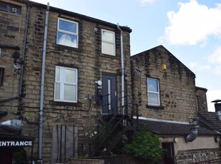 Flat to rent in East Parade, Keighley, Bradford, West Yorkshire BD21