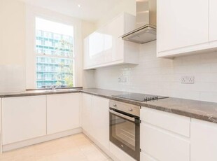 Flat to rent in Finchley Road, St John's Wood, London NW8