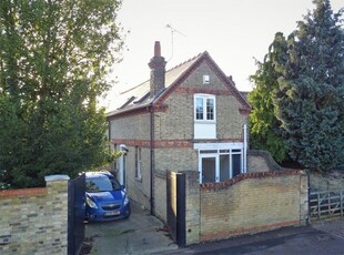 Flat to rent in Gresham Road, Cambridge CB1