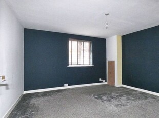 Flat to rent in Ground Floor, Shelton New Road, Stoke-On-Trent ST4