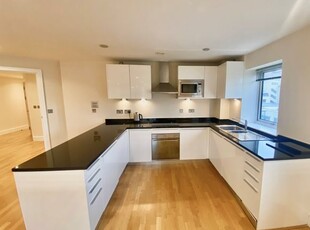 Flat to rent in Hayes Road, Hayes Point, Sully CF64