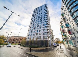 Flat to rent in Hewitt Building, Reading RG1